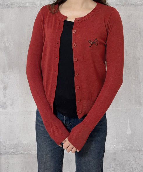 ワンポイントカーディガン リボン刺しゅう ニットトップス レディース 前開き ニットアウター クルーネック ニットセーター 韓国風 カジュアル ニット羽織 着回し 24TPS-052